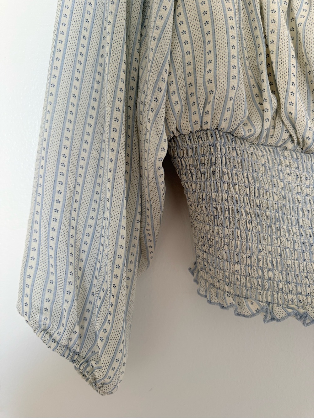 URBAN OUTFITTERS Kimchi Blue Light Blue Striped Smocked Crop Top - Picture 4 of 7